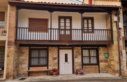 La Jomeruca ,espaciosa casa rural cerca de playa y montaña - Foto 1