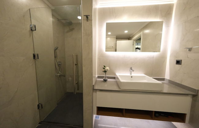 Sky Garden Suites - Photo 20