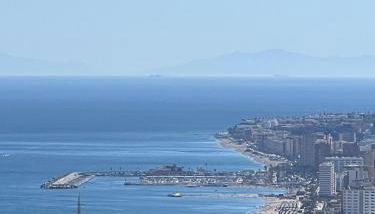 Alanzana Vista al Mar y Piscina Reserva del Higueron Benalmádena Málaga - Foto 2