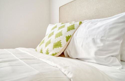 Luxe One Bedroom Apartment with Balcony - Foto 8