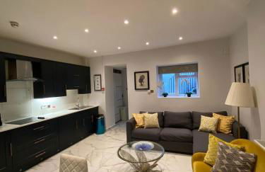 New Elegant 2 Bed flat in Chiswick - Photo 6