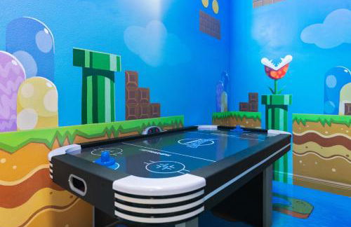 Luxury Resort Family Home Professionally Furnished Ultra Comfortable beds Epic Mario Game Room Themed Bedrooms Heated Pool and Spa Outdoor Grill Golf Course View - Foto 19