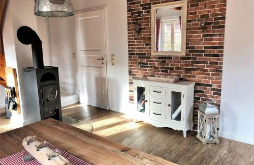 kleine meerZeit, süßes Knusperhäuschen mit Kaminofen - Foto 1