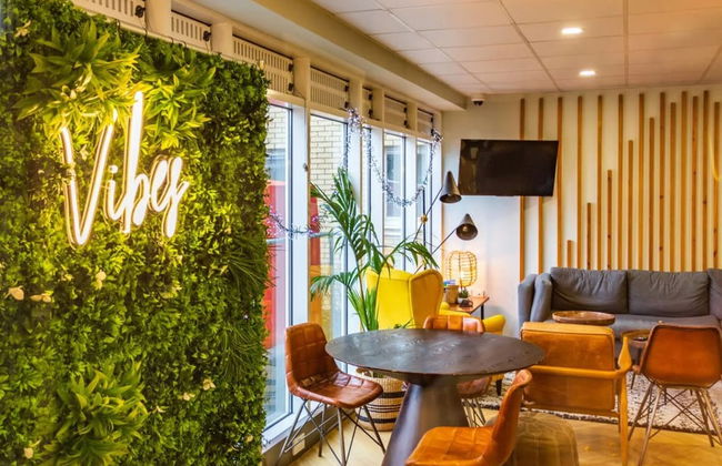 Student Only Buchanan View - Photo 3