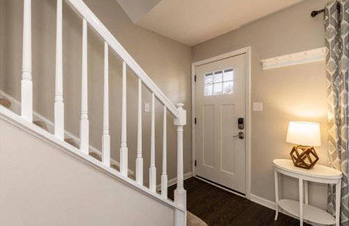 Private, Updated Townhouse in DT Apex - Foto 4