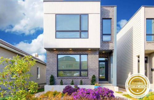 The Grove's Modern Family Row House ABODEbucks - Photo 1