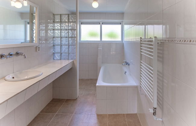 Holiday Home in Langezwaag With Terrace - Foto 18