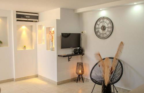 Ismini Basement Retreat - Foto 1