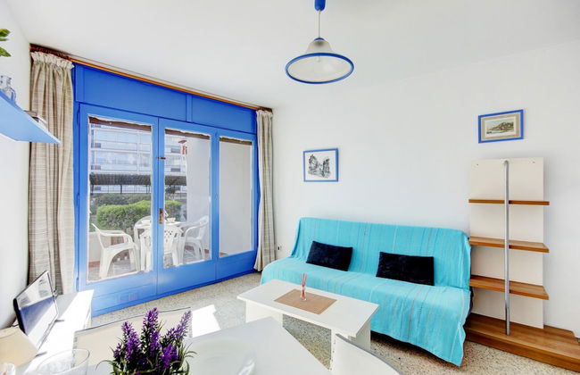 Apartment in Roses With Beachfront View - Photo 6