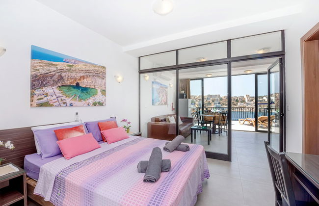 Harbour Lights Seafront Penthouse by Getaways Malta - Foto 2