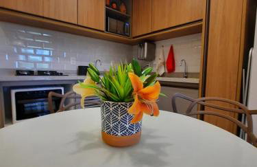 Guarajuba Summer Flat Melhor localização de Guarajuba e melhores Flats Beira Mar de Guarajuba Dispomos de 4 flats decorados no mesmo condomínio Aqui você não precisa de carro para nada Faça tudo à pé - Foto 7