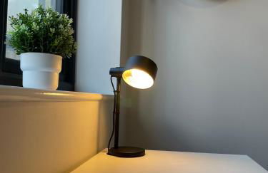 Super-King Bed Studio Apartment in Central Northampton - Photo 12