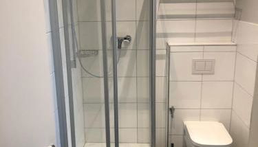 WM- Touristik- Berlin - Photo 2, Shower