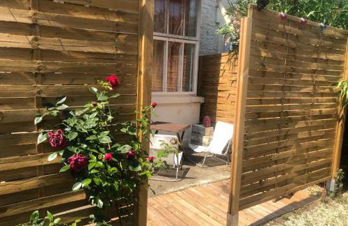 Maison charmante à Saint-Germain-de-Lusignan, parking privé - Foto 14