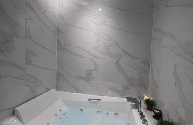 Suite With Private Jacuzzi - Foto 17