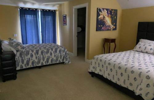 4BR Private Dock, Warm Spring Canal, Kayaks, Canoe - Photo 24