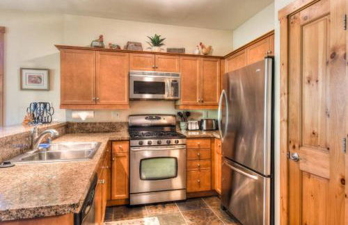 Alpine Way Lake & Sugar Bowl Resort - Foto 8