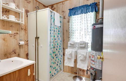 South Twin Lake Cabin with Dock, Steps to Water - Foto 15