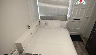 Modern Studio with Free Parking Near City Airport and ExCeL - Foto 3