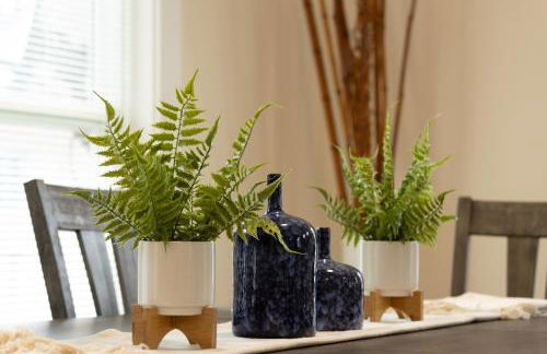 Skyrise Two Stories - Centrally Located - Foto 12