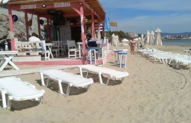 Seaside Studio Apartment in Ravda - Photo 35