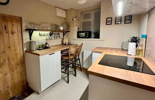 Chapter Cottage, Cheddleton Nr Alton Towers, Peak District, Foxtail Barns, the Ashes - Photo 12