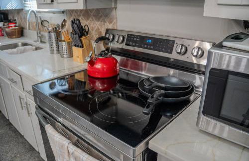 Charming 3 Bedroom Home with Spacious Living and Convenient to Shopping & Interstate - Foto 15
