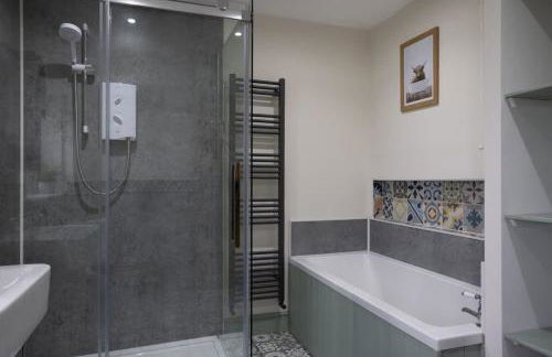 Family Country Cottage with Stunning Mountain View sleeps 12 - Foto 29