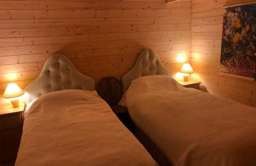 Cosy Garden Log Cabin - Photo 12