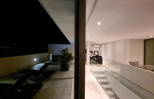 River Town View - Luxury Apartment with Jacuzzi on Terrace - Foto 22