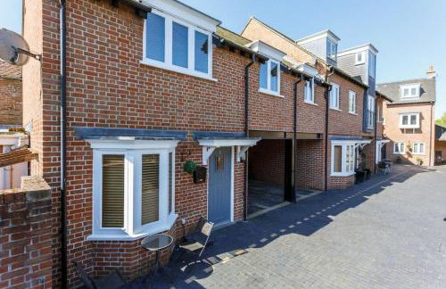 Magnolia House - Beautiful Townhouse in Old Town Poole - Photo 1