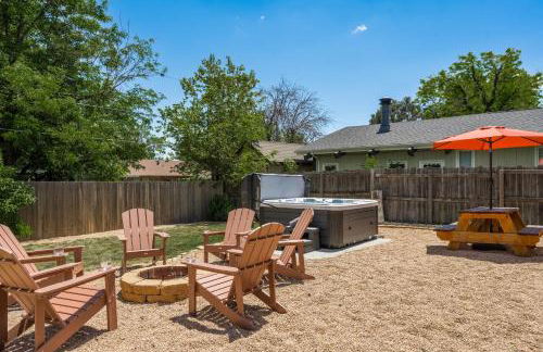 NEW Modern, Luxury Home with Hot Tub, Gym, Sauna, and 12 Minutes to Denver - Foto 30