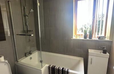 Entire 2 bedroom house. - Foto 13