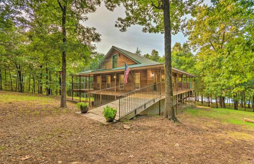 Deck and Fire Pit Lakefront Hideaway in Scranton! - Foto 1