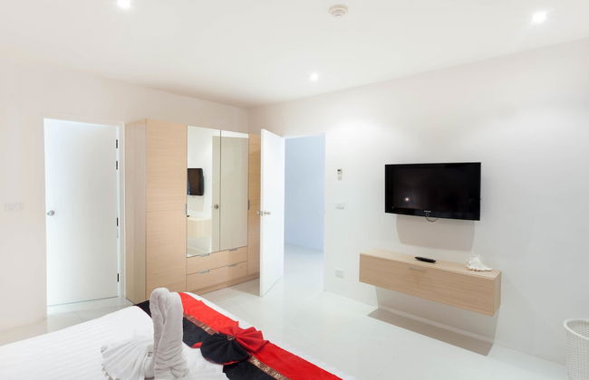 Sunset Plaza Karon by RESAVA - Photo 16