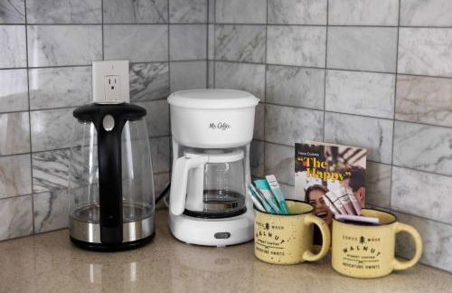 Downtown location Near the Beach Dog Friendly - Photo 31