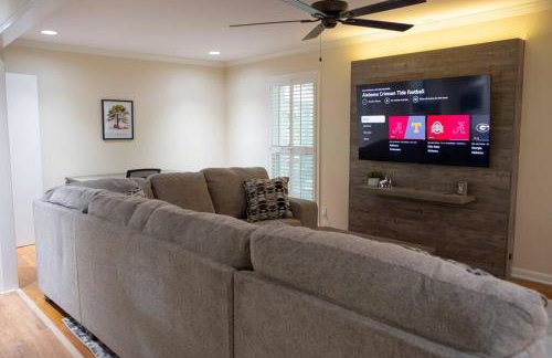 Alabama University Events, 5 bdrm Home with Lake Access, Community Pool, Tennis, Pavilion, sleeps 14, 5 mil to Bryant-Denny Stadium - Foto 5