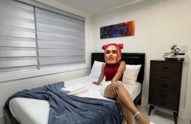 AMIRI Hollywood 5 mins from Hard Rock Stadium & The Guitar - Foto 22