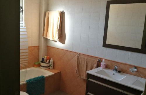 Casa de campo muy grande, con piscina y pistas - Foto 9