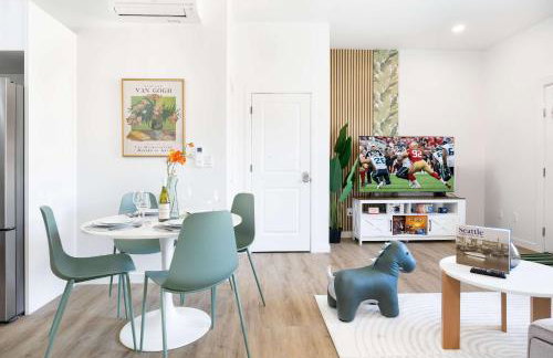 2025 Built Single-Level 2BR Serene Home with 2 AC - Foto 11