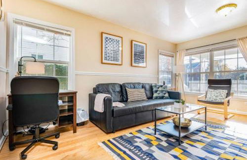 Cozy House 10min to Monuments and DC by CozySuites - Foto 4