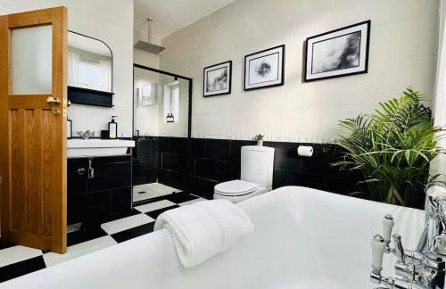 Windsor Coastal Retreat Whitley Bay Sleeps 9 - Foto 29