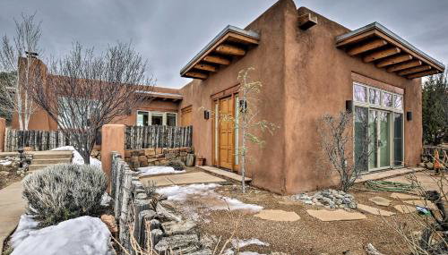Adobe-Style Home w/ Views < 5 Mi to Santa Fe Plaza - Foto 3