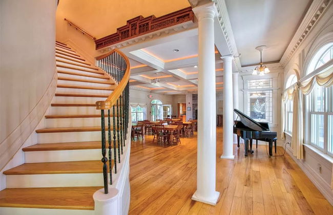 Mansion w 10 Bedrooms Pool and Theater - Foto 5