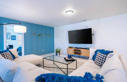 [L] House of Blues minutes KU/Mass & Shopping - Photo 11