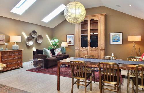 Naples Luxury Retreat - 3 BDR Stay for 6 w Rooftop Patio - Photo 10