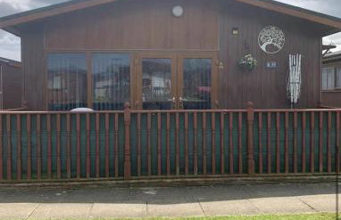 2 Bed Chalet Sleeps 6 - Pets Near Beach Parking - Foto 1