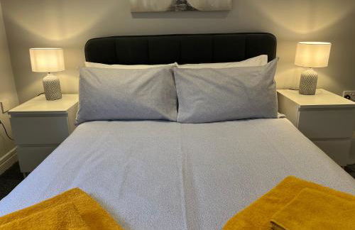 Stylish 1 Bedroom, 2 bed Basement Flat With Free Parking - Photo 7