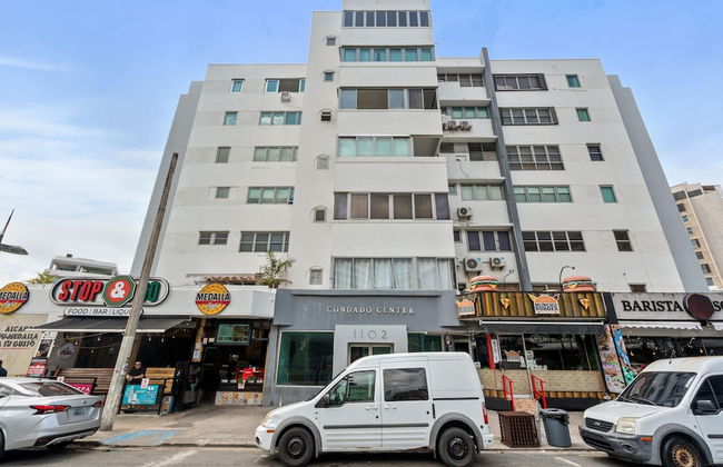 Central Condado Trendy Escape - Photo 28