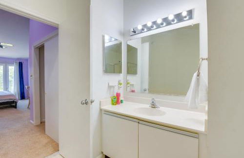 Close to Hospital and Dulles Herndon Townhome - Foto 16